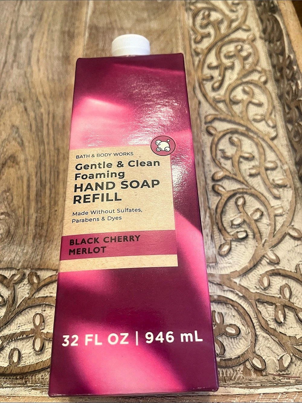 Bath & Body Works Black Cherry Merlot Gentle & Clean Foaming Hand Soap Refill